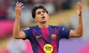ما الذي يحدث مع توني فرنانديز في برشلونة؟